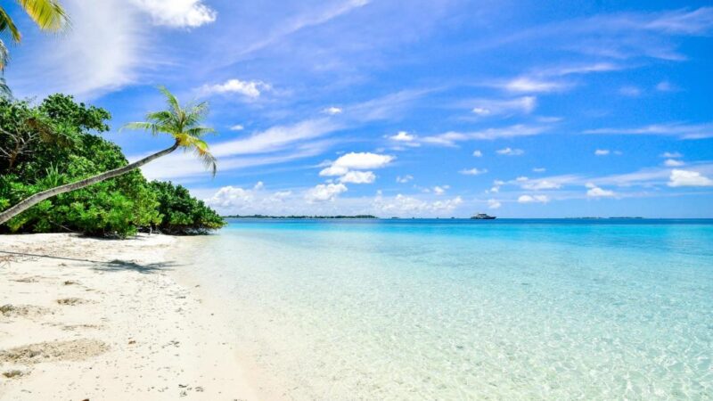 beach-calm-clouds-457882